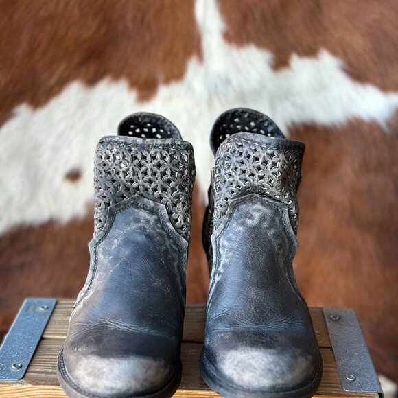 Size 8 Circle G Pryce Bootie [Black] - Picture 2 of 5